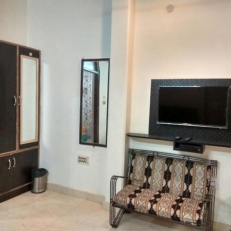 Hotel Pearl Plaza Nueva Delhi Exterior foto