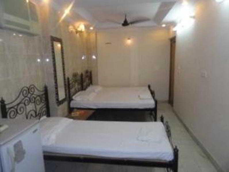 Hotel Pearl Plaza Nueva Delhi Exterior foto