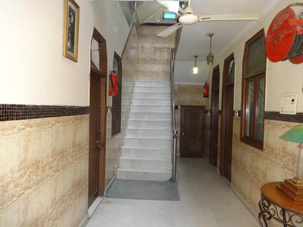 Hotel Pearl Plaza Nueva Delhi Exterior foto